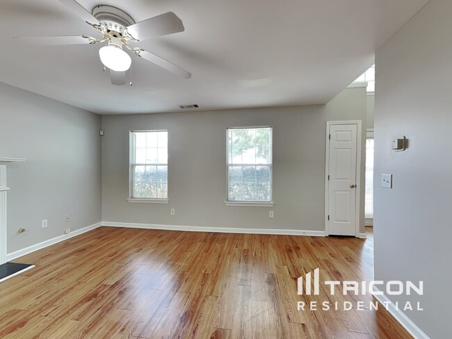 Foto del edificio - 3240 Mineral Ridge Ct