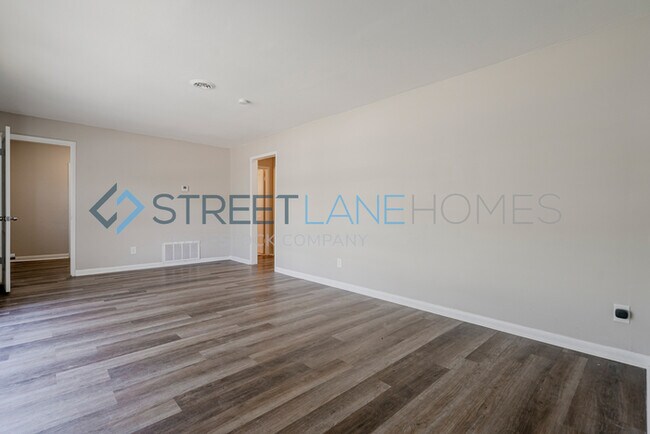 Building Photo - NOW OFFERING $250 OFF FIRST FULL MONTH IF ...