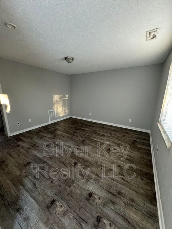 Building Photo - 130 Watts Rd
