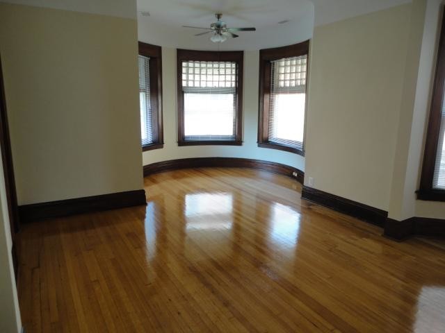 Foto del edificio - 847 W Wellington Ave
