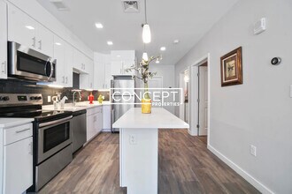 Building Photo - 98 Bishop Allen Dr