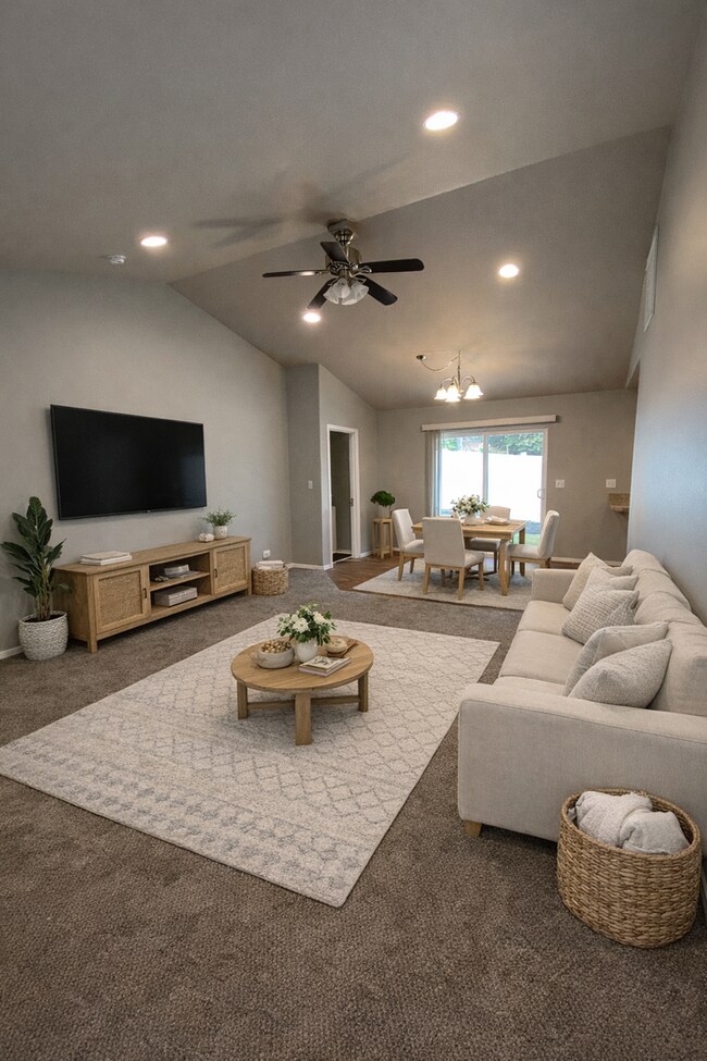 Building Photo - 312 S 5th St