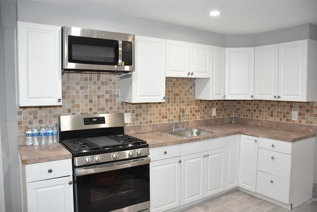 Building Photo - 6804 Meadowview Ave