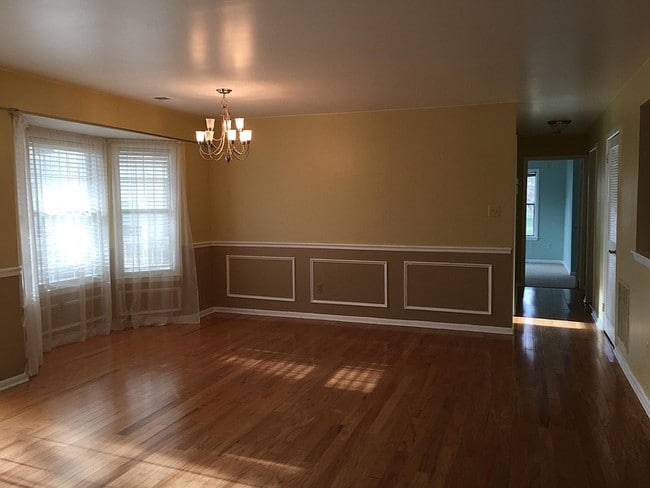 Building Photo - 108 Lowell Ct