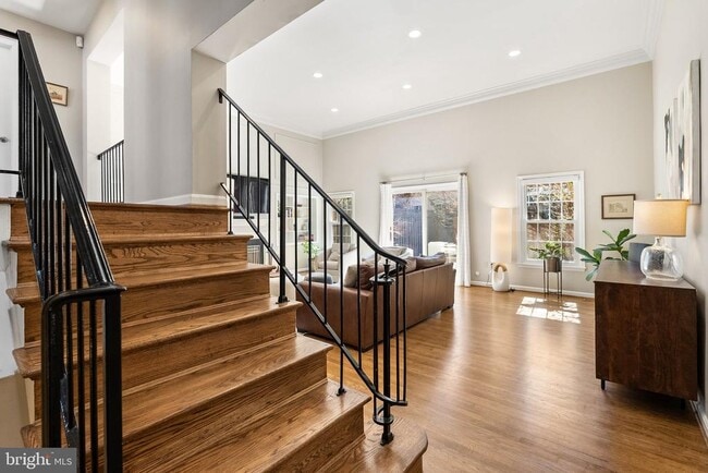 Foto del edificio - 2729 Unicorn Ln NW