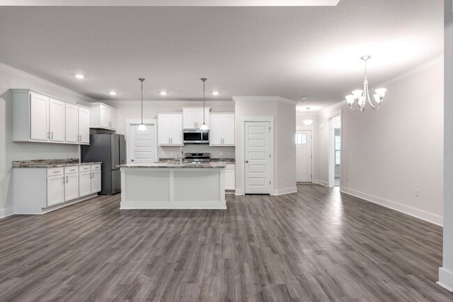 Building Photo - Beautiful 3-Bedroom Townhome