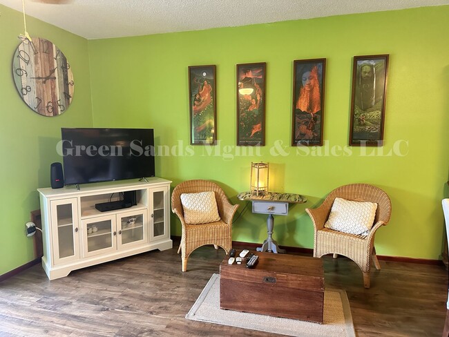 Building Photo - Beachfront Condo