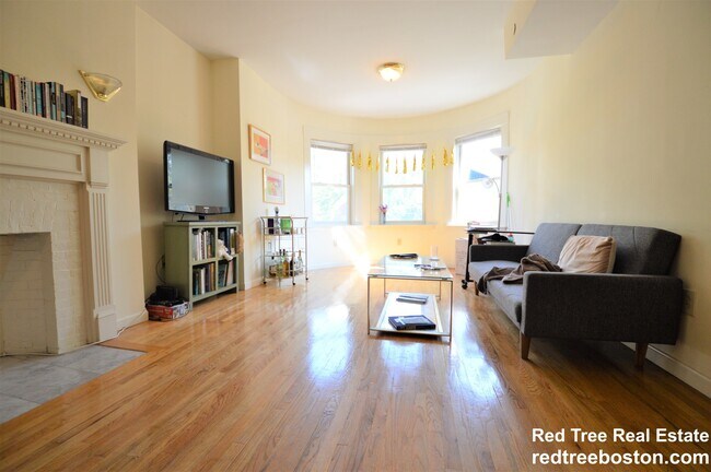 Foto del edificio - 1406 Beacon St