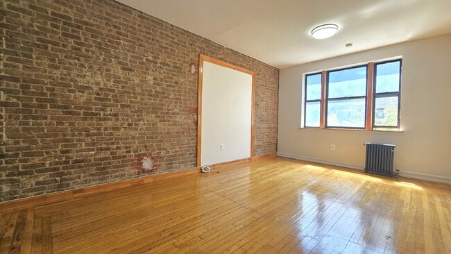 Building Photo - 715 W 172nd St