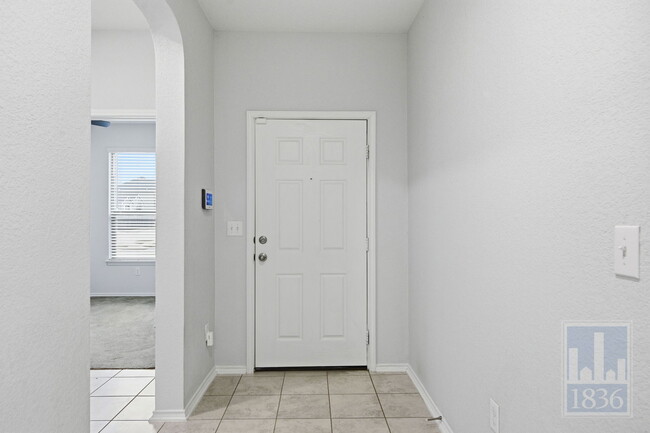 Foto del edificio - 8005 Crystalbrook W