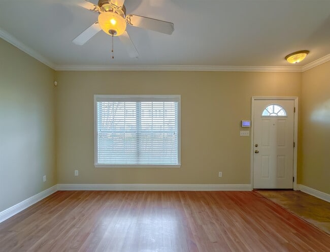 Building Photo - 1937 Bloomington Ave