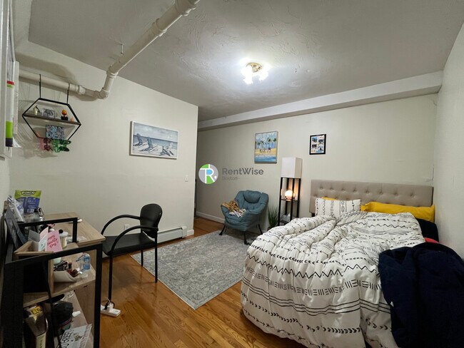 Photo - 18 Euston St Apartment