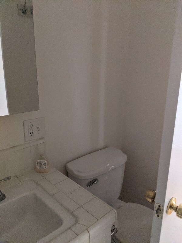 Foto del edificio - 6650 Beck Ave