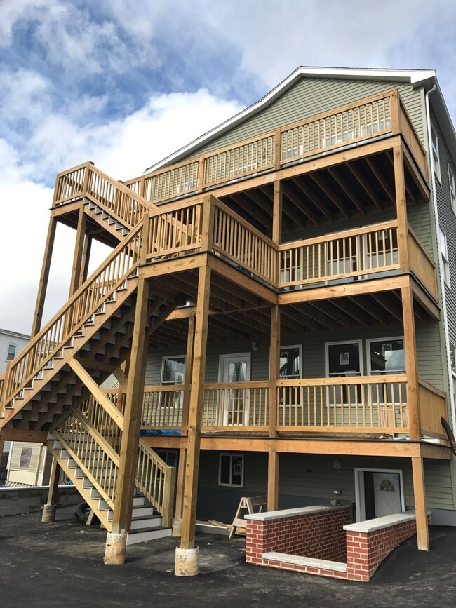 2 decks - 375 Crescent Ave