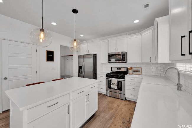 Building Photo - 7759 N Maverick Way