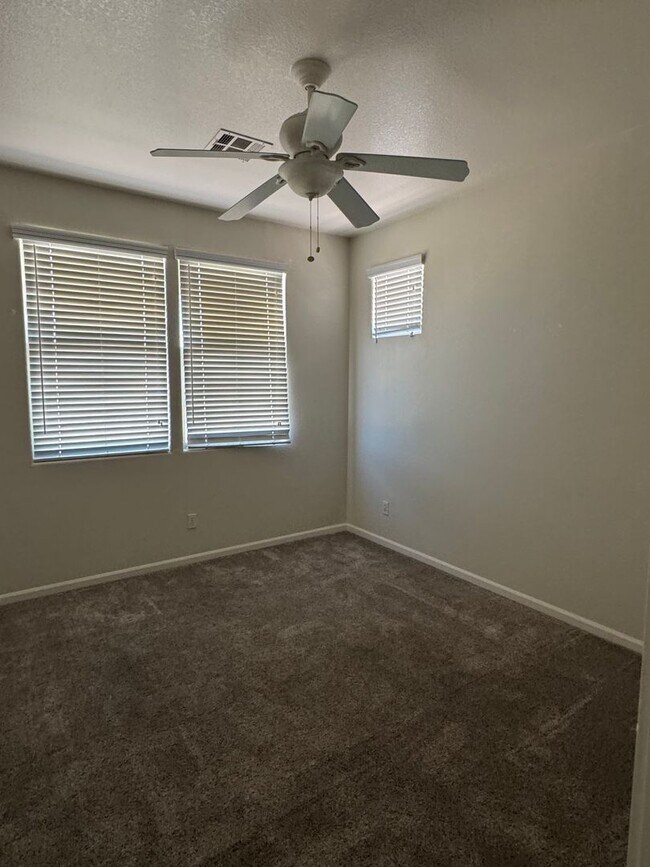 Foto del edificio - 13518 W Cypress St