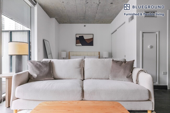 Building Photo - 60 E Randolph St