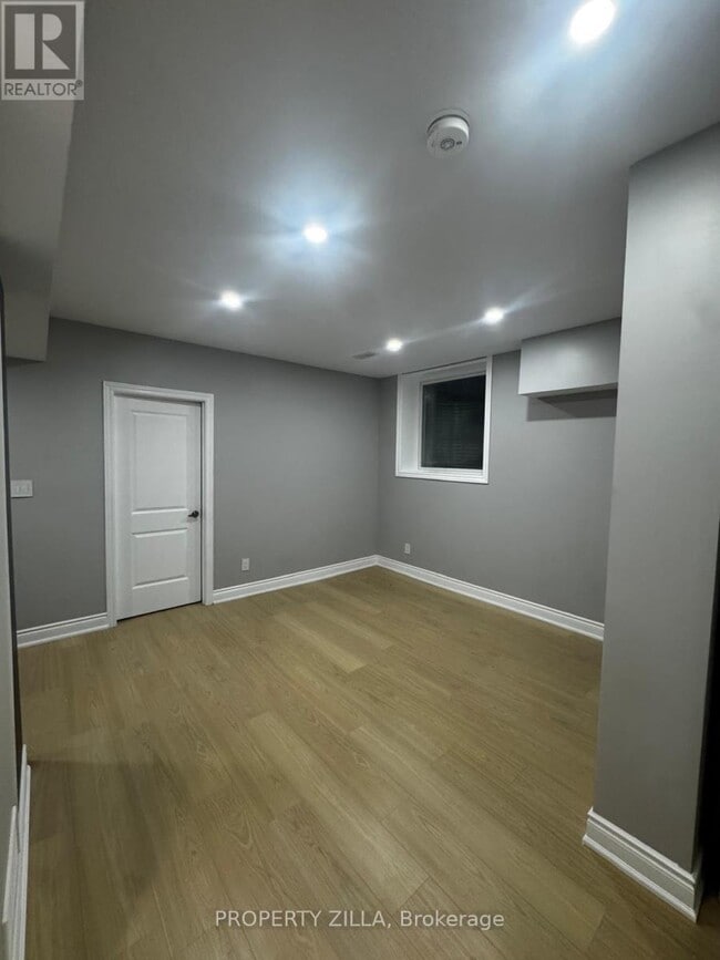 Building Photo - 163 Freure Dr