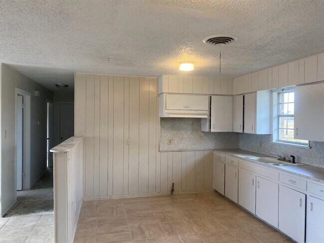 Building Photo - 7210 Mississippi Rd