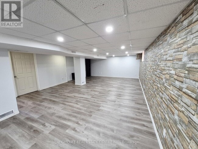 Building Photo - 239 Elmwood Ave