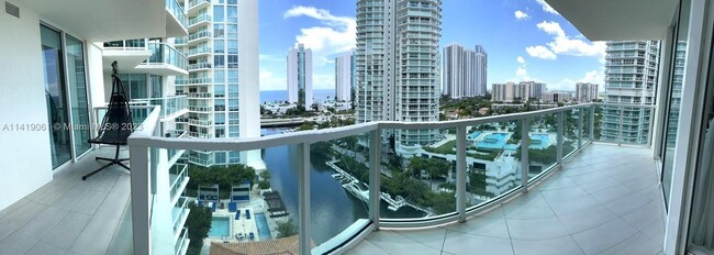 Foto del edificio - 250 Sunny Isles Blvd