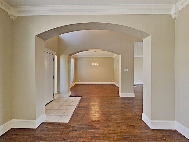 Building Photo - 1804 Walnut Hills Ln