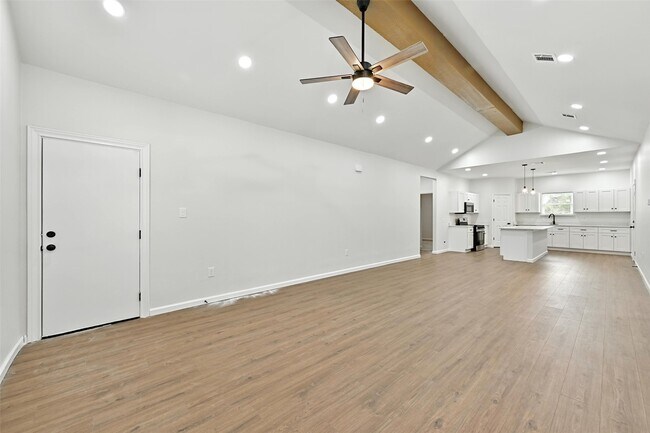 Building Photo - 6105 Woodrow St