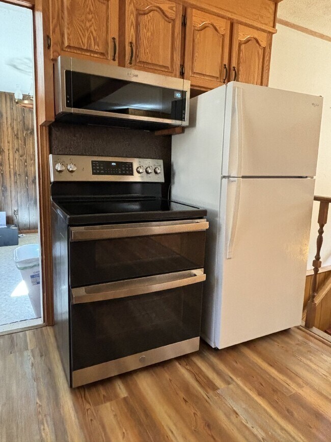 Foto del edificio - CANTON- 3 Bedroom/Bonus Rooms/Large Yard, ...