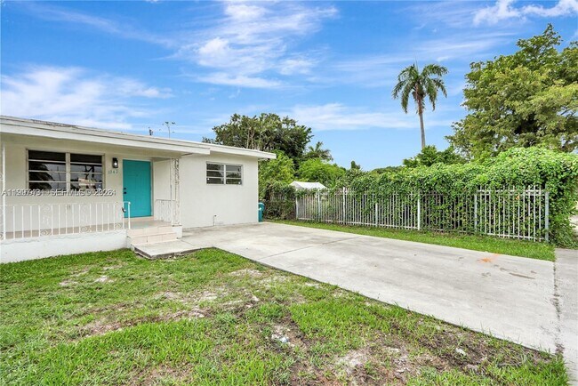 Foto del edificio - 1340 NW 102nd St
