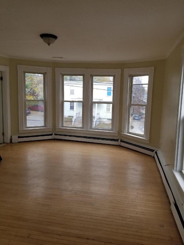 Primary Photo - 102 Cedar St