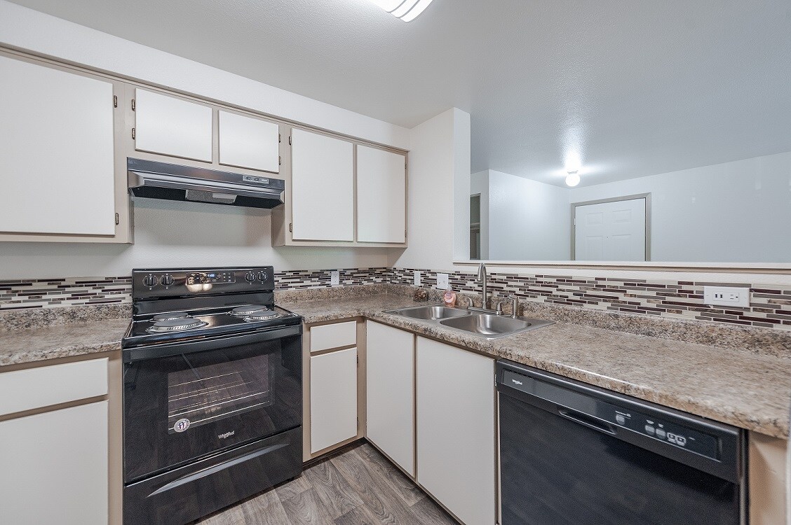 Fairview Oaks Woods Apartments 22701 NE Halsey St Fairview, OR