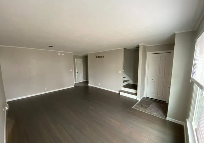 Building Photo - 127 E 35th St