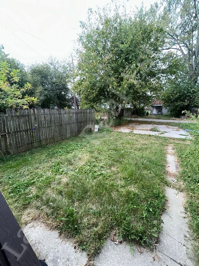 Building Photo - 4105 Walker Ave