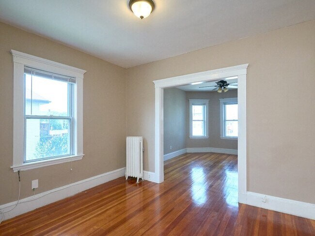 Foto del edificio - 447 Ashmont St