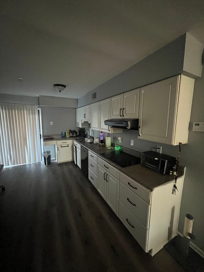 Foto del edificio - 5326 Whiteway Dr