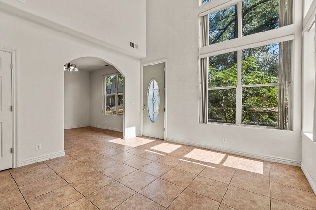 Foto del edificio - 1378 E Hatcher Dr