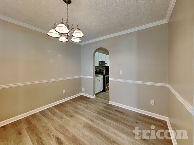 Building Photo - 266 Summer Hill Cir