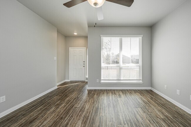 Foto del edificio - 631 Hollyhock Dr