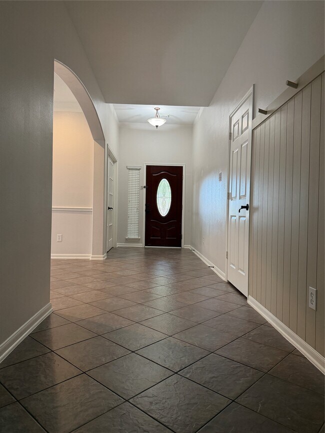 Foto del edificio - 15226 Olmstead Park Dr