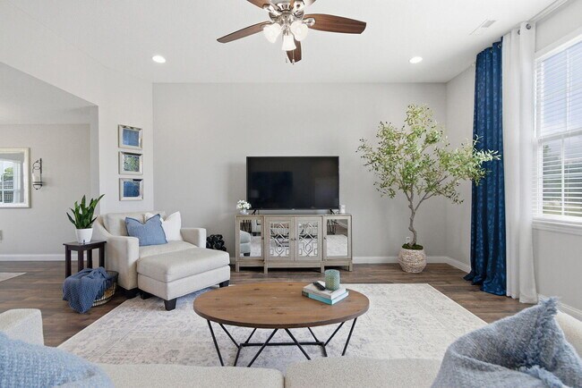 Foto del edificio - 3805 Flatwater Dr