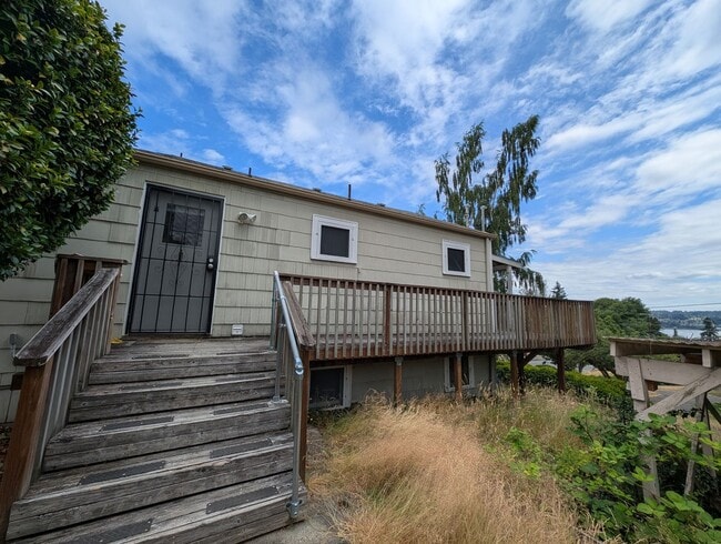 Building Photo - 1611 Trenton Ave