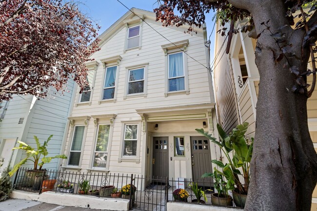 Building Photo - 2 Bed, 1 Bath Noe Valley Flat w Office + G...
