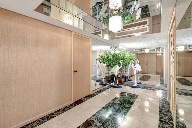 Building Photo - 3407 S Ocean Blvd