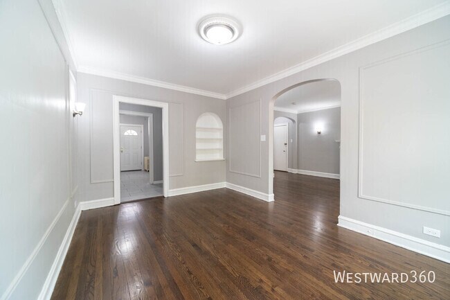 Foto del edificio - 6510 N Hamilton Ave