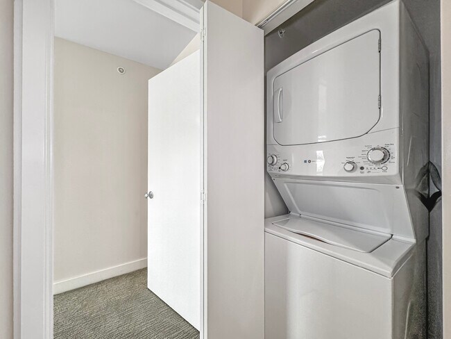 Building Photo - Stratford Pointe