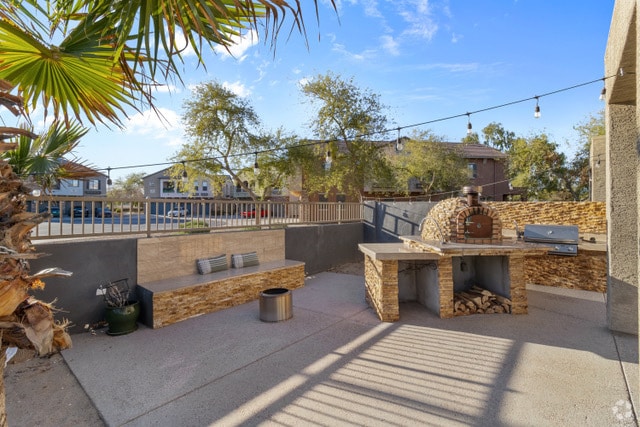 Building Photo - 470 N 168th Ln