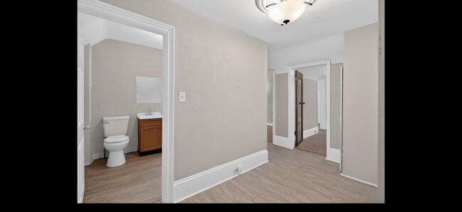Building Photo - 200 S Elm Ave