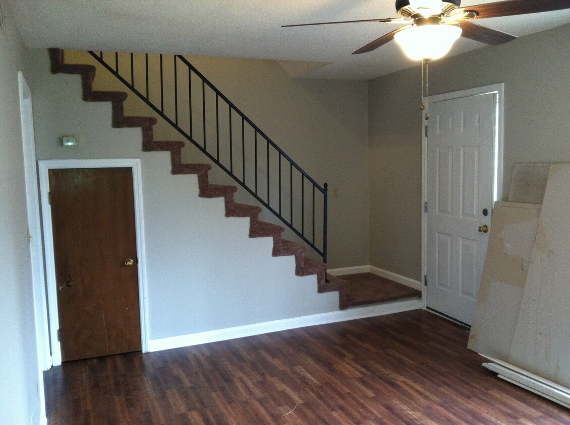 748-750 Marley Way - 748-750 Marley Way