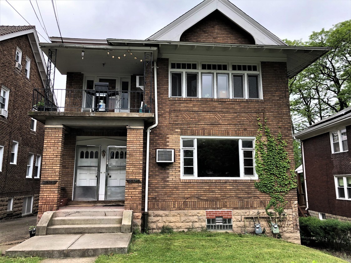Duplex - 6376 Morrowfield Ave