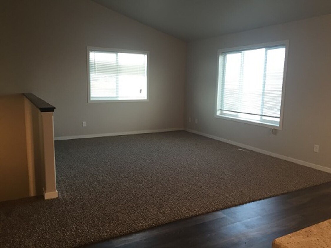 Foto del edificio - 3 Bed 3 Bath